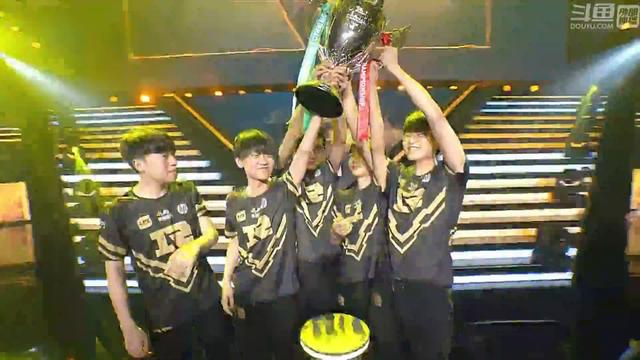 费德勒遭遇十五连败，RNG教练面临压力！